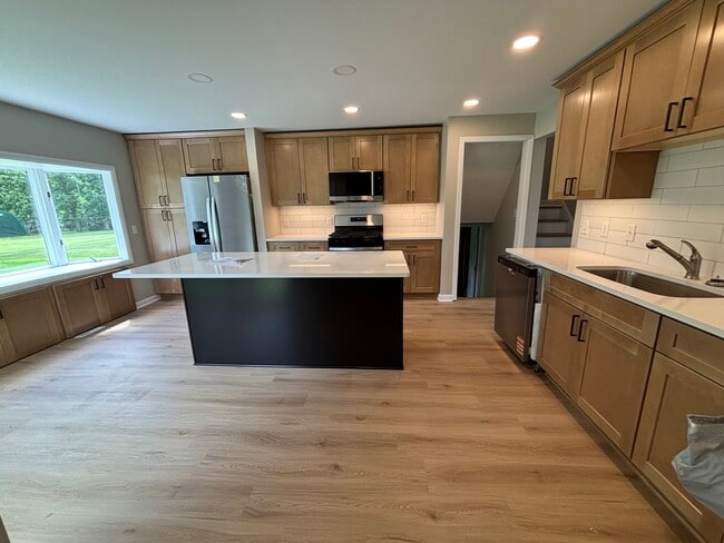 Photo - 374 Whittier Rd