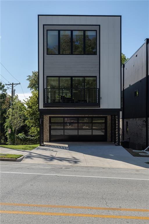 Photo - 205 W Lafayette St