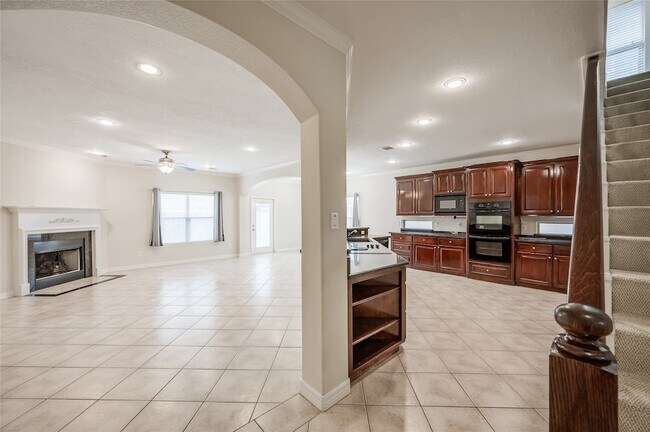 Photo - 930 Lawrence St