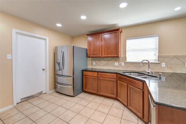 Photo - 2002 Collins Rose Ct