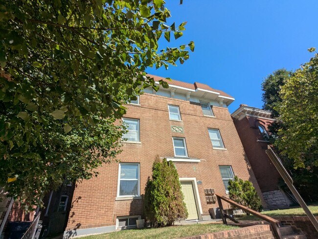 Photo - 3911 Castleman Ave