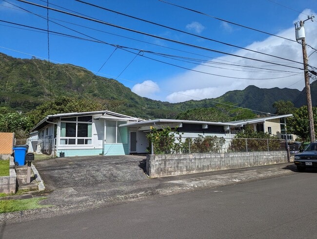 Vintage Upper Manoa 3 bed 2.5 Bath home - Vintage Upper Manoa 3 bed 2.5 Bath home