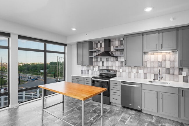 Photo - Echo at The Lights