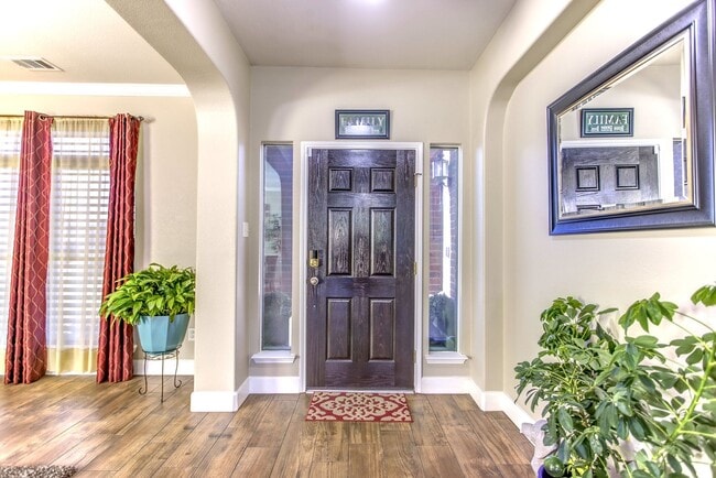 Photo - Beautifully Maintained 4 bed/3bath 2 Story Brick home