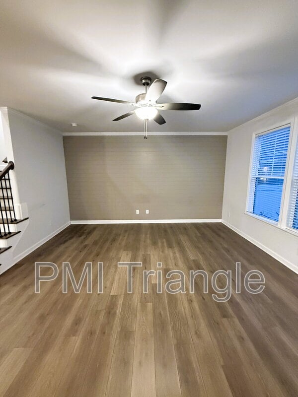 Photo - 156 Etteinne Garden Ln