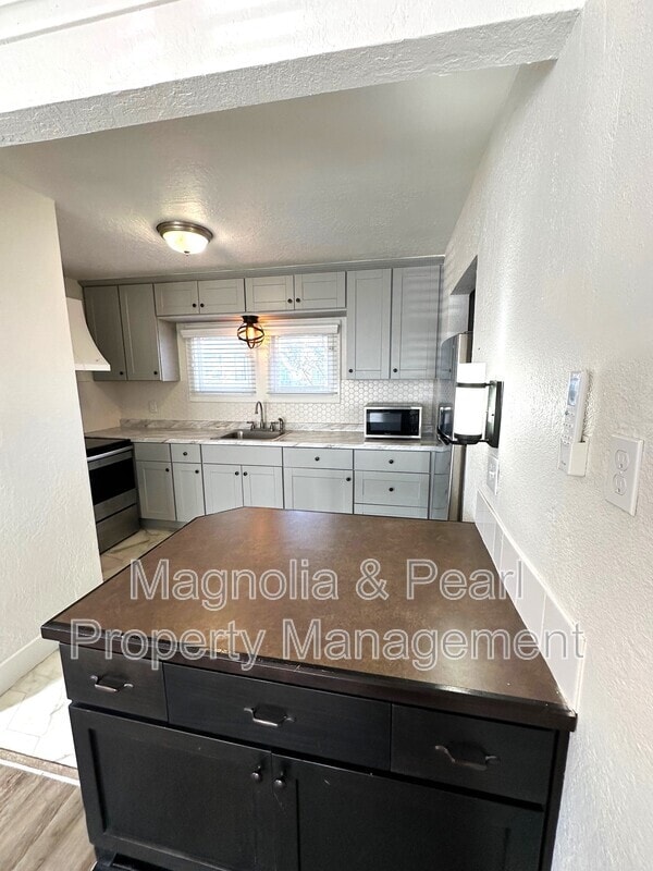 Photo - 1521 Blaine St