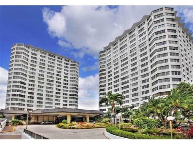 Building Photo - 999 Brickell Bay Dr Rental