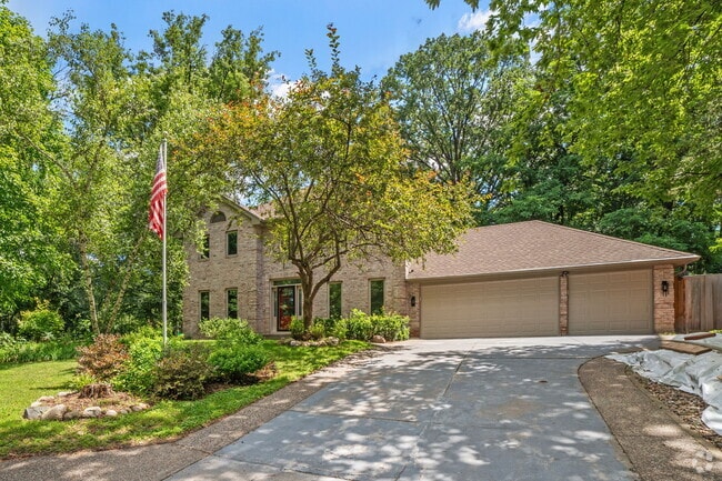 Building Photo - 17711 Creek Ridge Pass Rental