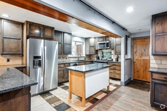Building Photo - 151 S Ames St Rental