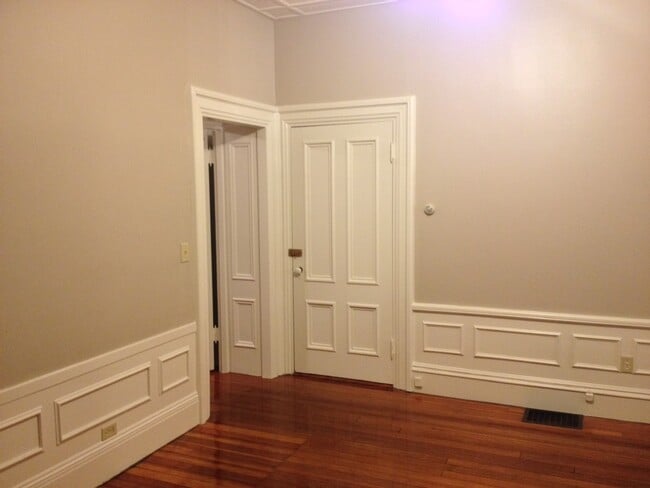 Building Photo - 7 Cypress Park Unit 3