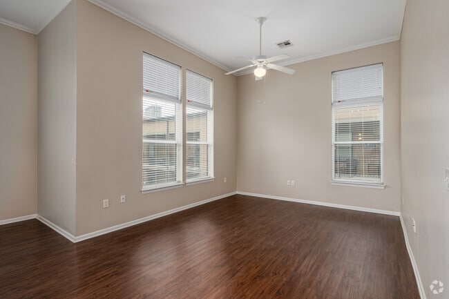 2BR, 2BA - 1,366SF - Living Room - Oaks Centropolis