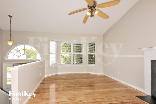 Photo - 2487 Waterfront Dr