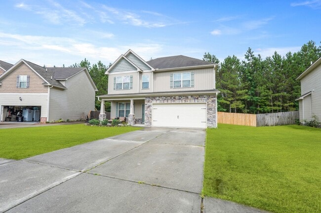 Photo - Spacious 4 Bedroom Home With Plenty of Space to Enjoy and Resort-style Amenities in Belmont Glen