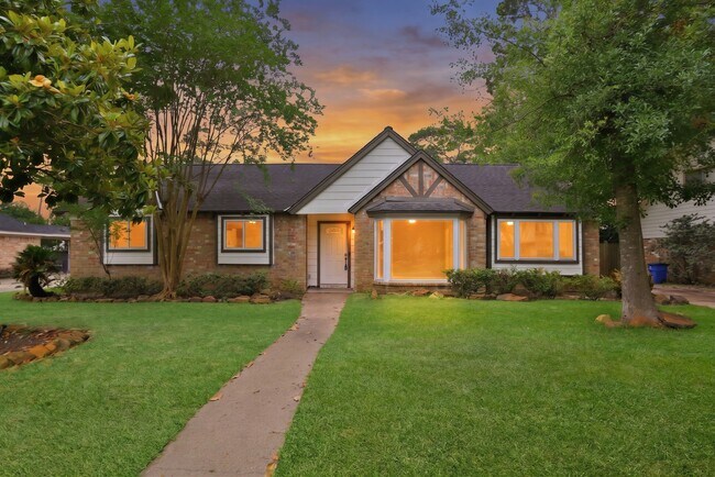 Photo - 15215 Parkville Dr