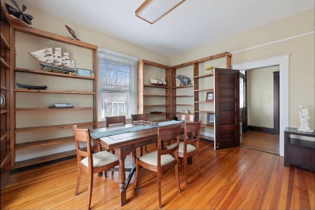 Photo - 11 S Court St