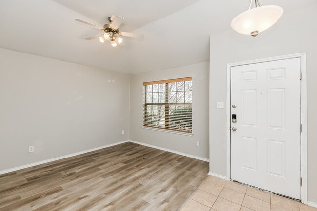 Photo - 1842 Reynolds St