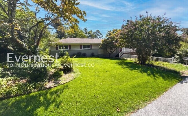826 Claremont Ct