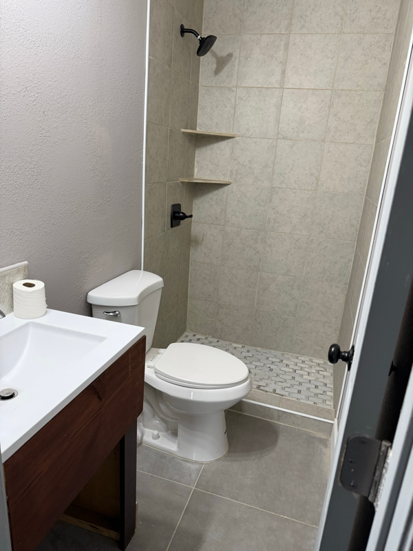 Photo - 821 Everett Springs Rd