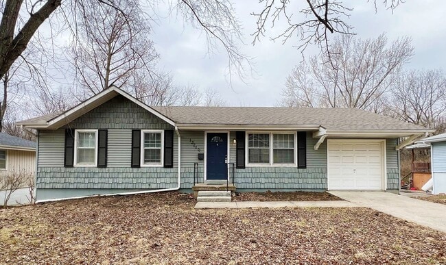 Building Photo - AVAILABLE SOON: Beautiful 3 Beds 1.5 Bath Home in Grandview!