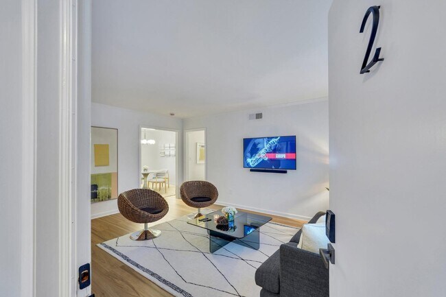 Building Photo - 29 E 67th St