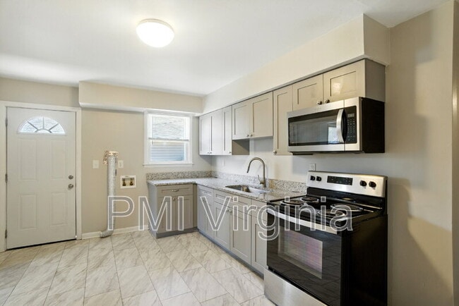 Building Photo - 3237 Verdun Ave Unit #A Rental