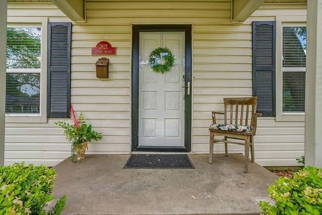 Photo - Pristine 2 Bed, 1 Bath Home for Rent in the Cultural District- 76107
