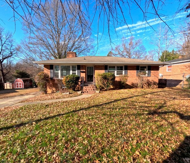 Beautiful 3 Bed 2 Bath Home Located In Gre... - Beautiful 3 Bed 2 Bath Home Located In Gre...