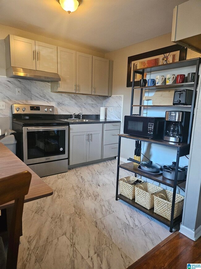 Photo - 128 Thomas Cir