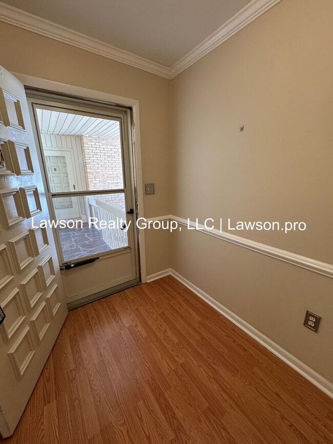Photo - Two Bedroom Condo w/ Updated Kitchen in Hu...