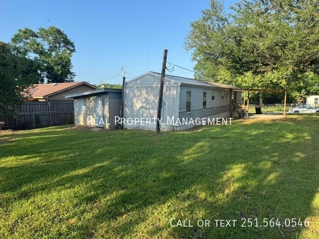 Photo - 3101 Western Hills Dr W