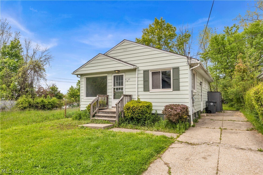 Photo - 16605 Glenpark Ave