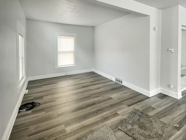 Photo - 1068 Godfrey Ave SW