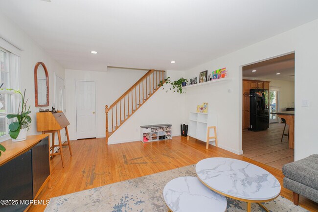 Photo - 209 Woodcrest Rd