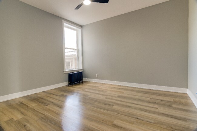 Photo - 3422 W Dickens Ave