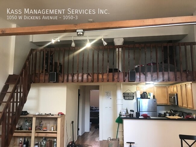 Building Photo - 1050 W Dickens Ave Unit 1050-3 Rental
