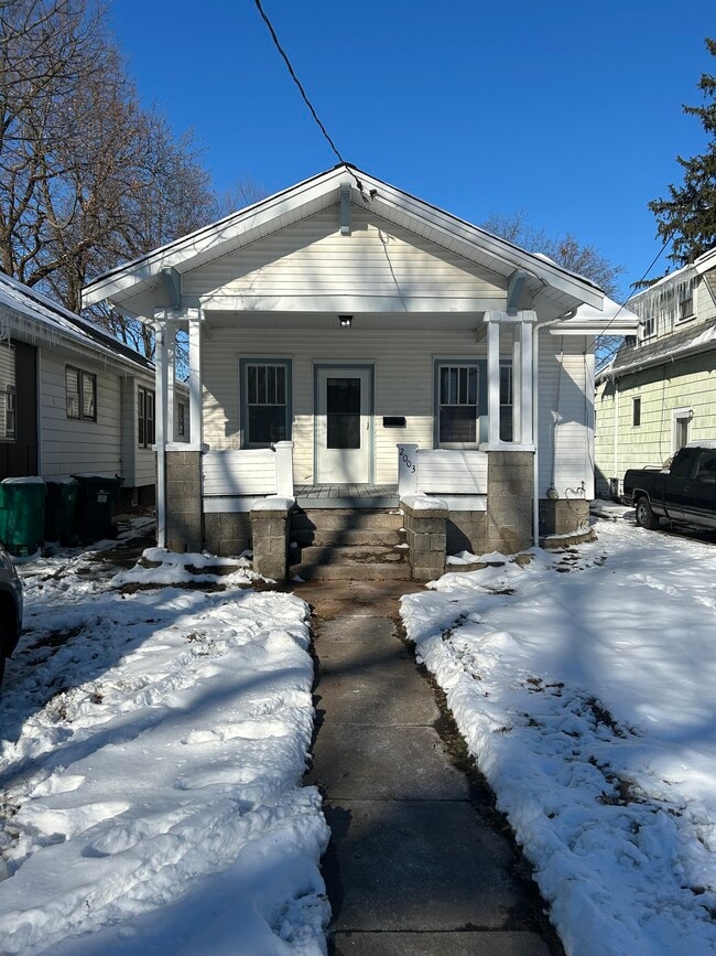 Building Photo - 2003 W Alice Ave