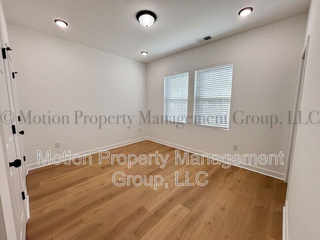 Photo - 1121 Wilmington Ave