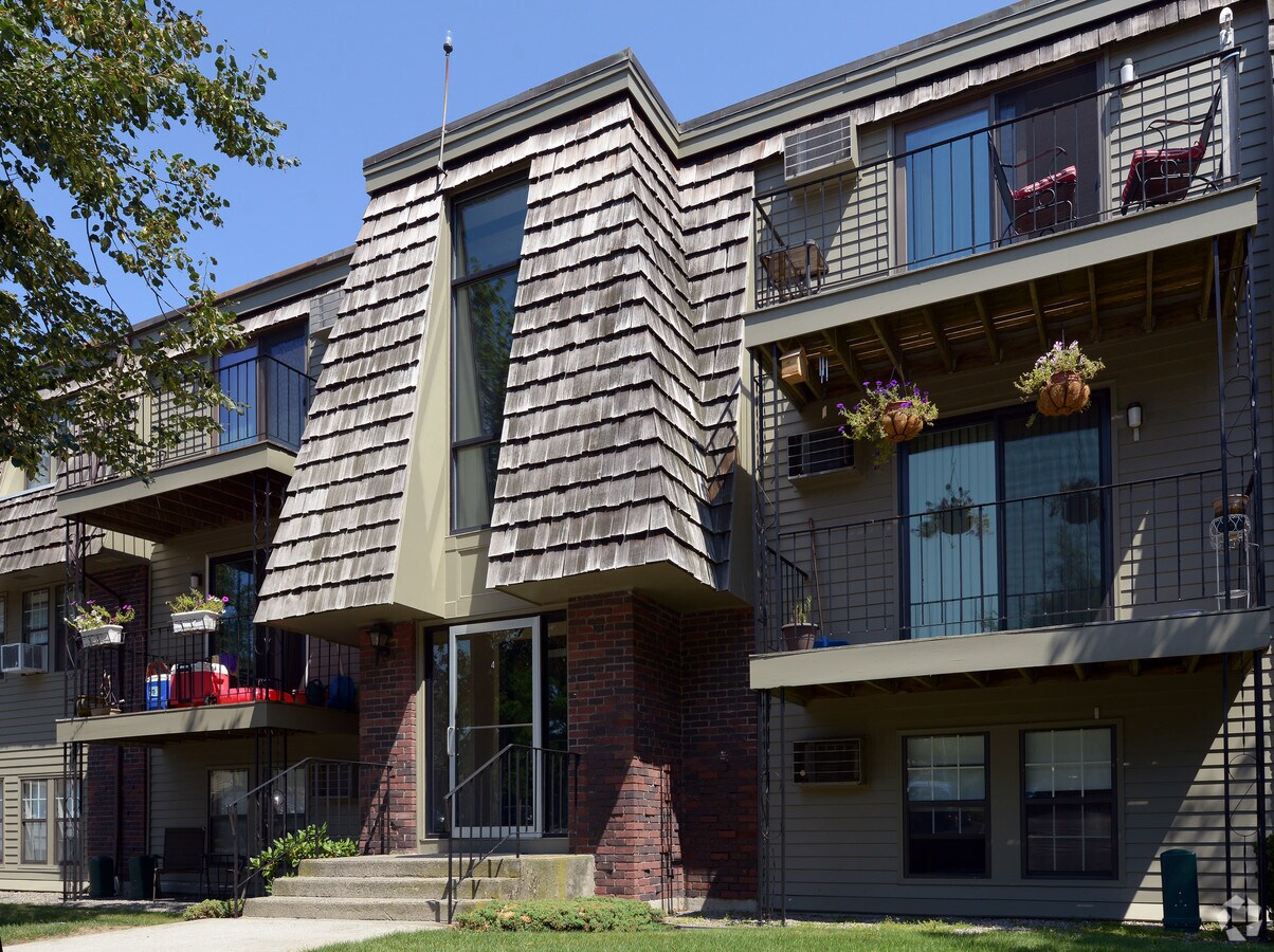 royal park apartments and townhomes for rent in north attleboro ma forrent com