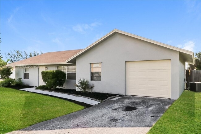 Photo - 2152 NE 1st Ct