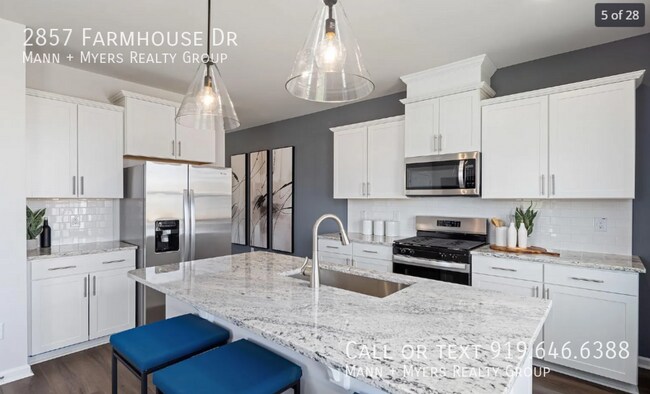 Photo - 2857 Farmhouse Dr