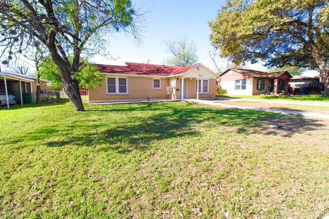 Photo - 306 Overhill Dr