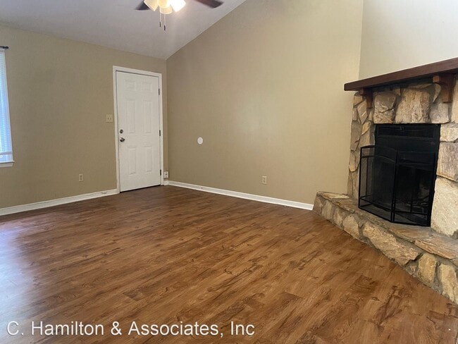 Photo - 2 br, 1 bath House - 150 Creekwood Dr