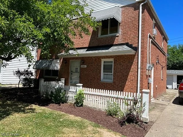 Building Photo - 20801 Crystal Ave Rental