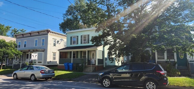 Building Photo - 204 N Champlain St Unit 1 Rental