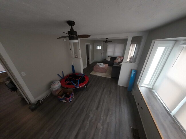 Photo - 27 Maplelawn St SE