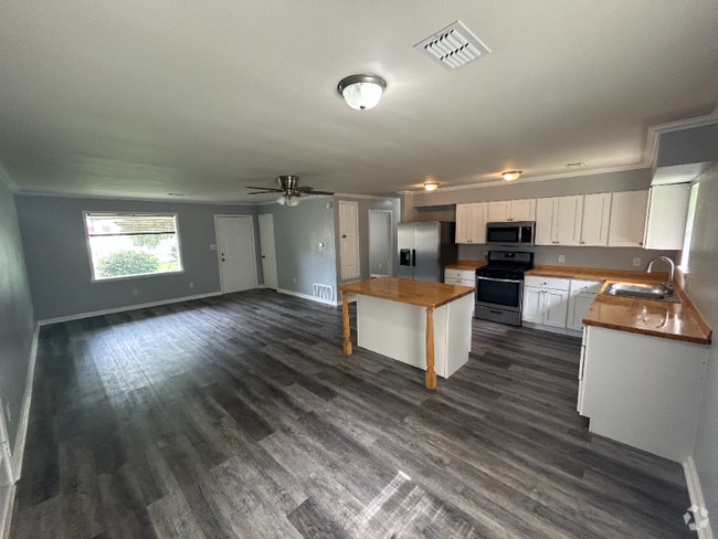 Building Photo - 11090 Beverly Rd Rental