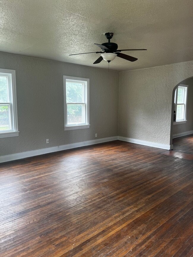 Photo - 2901 Tilles Ave