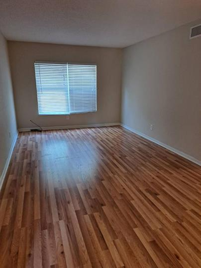 Building Photo - 872 Deerwood Ln Unit 878 Rental