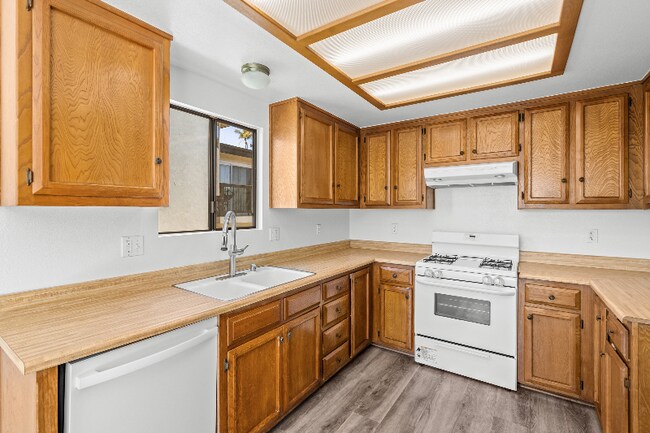 Photo - 440 Solar Way