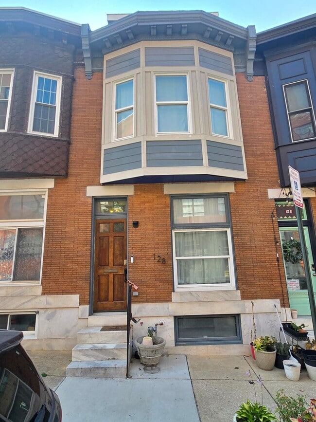 Building Photo - Beautiful 3 Bedroom 2 Bathroom East Baltim... Rental